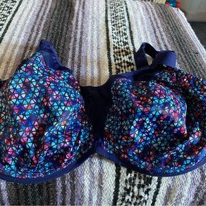 Elomi Sports Bra gently used in good condition